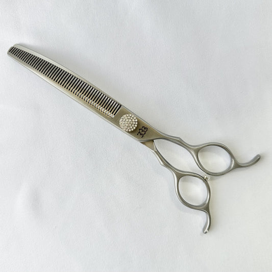 7.0" Curved Thinning Scissors for Flawless Finishes